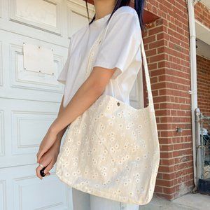 Daisy Flower Textured Canvas Medium Shoulder Tote